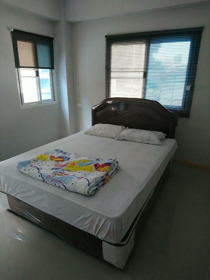 808 Bangkok Apartment Exterior photo