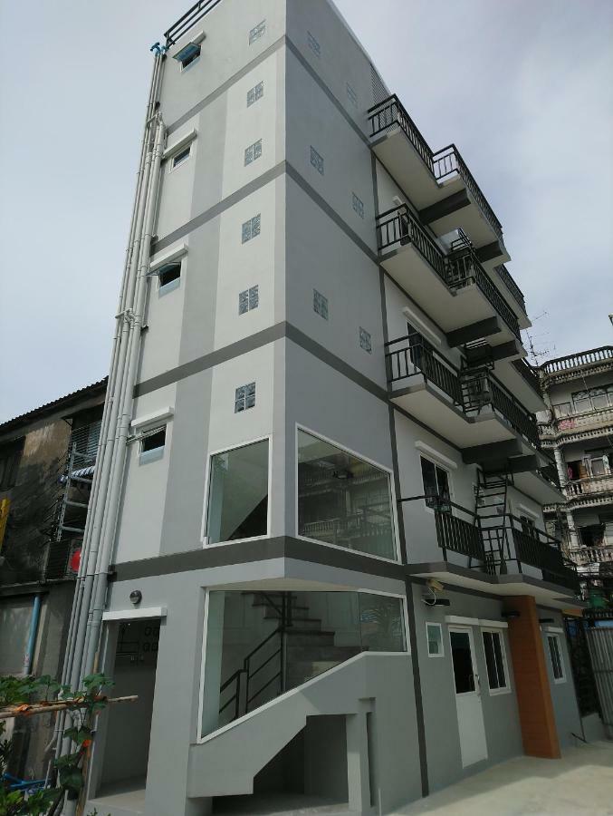 808 Bangkok Apartment Exterior photo